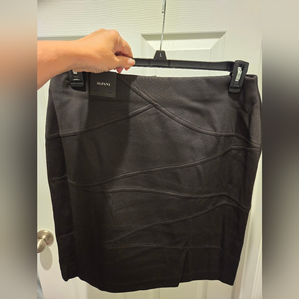 ALFANI Textured Black Stretch Skirt, NWT, Size Large